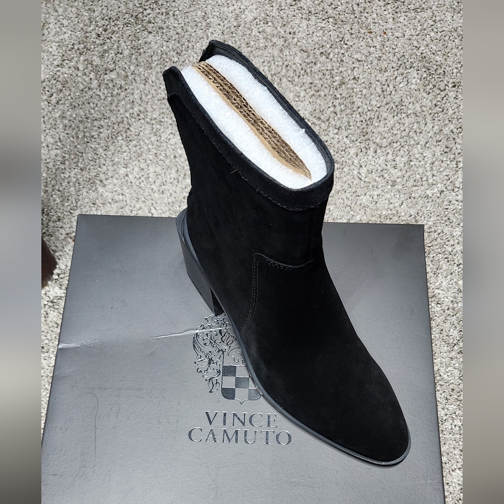 NEW Vince Camuto Kortimy Black Suede Boots Size 6.5
